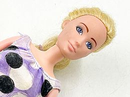 Кукла рокля на точки