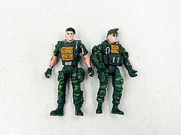Войници 2 бр