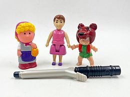 Момичета 3 бр и маша