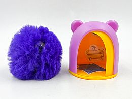 Лилаво пухче с очички и къщичка