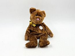 Кафяв мечо с камъчета
