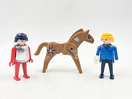 Playmobil човечета и кон