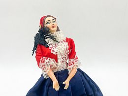 Кукла в носия г
