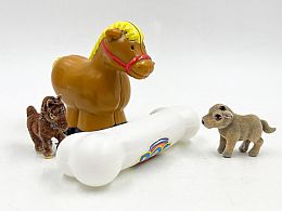 Конче, велурени животинки 2 бр и кокал голям
