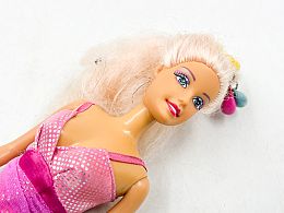 Кукла в розово