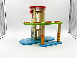 Голяма масивна дървена писта