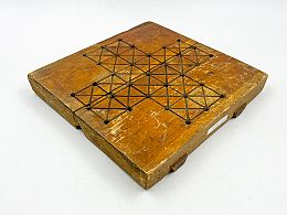 Масивна дървена основа за игра