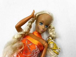 Кукла с плитки в оранж