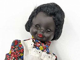 Афро кукла с рокля на цветя голяма